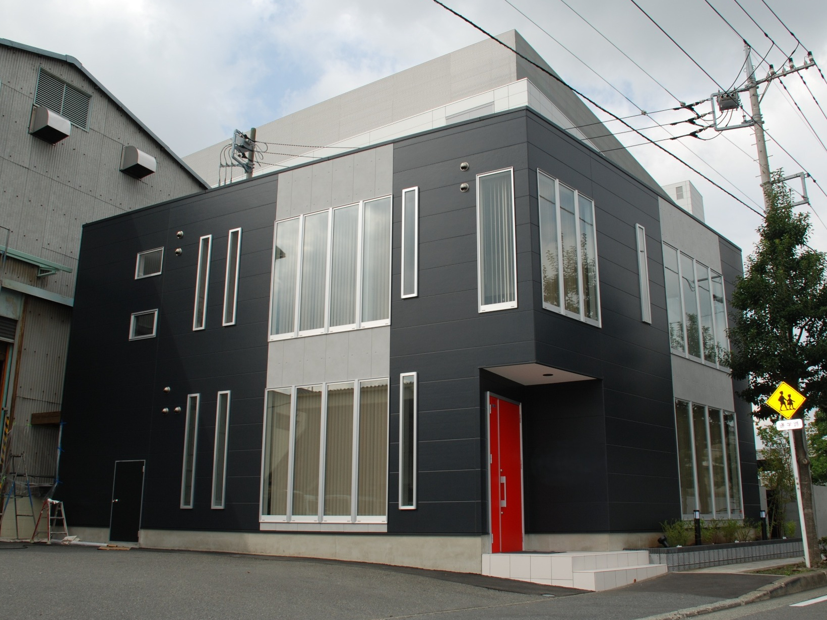 株式会社大日商会　工場横事務所棟